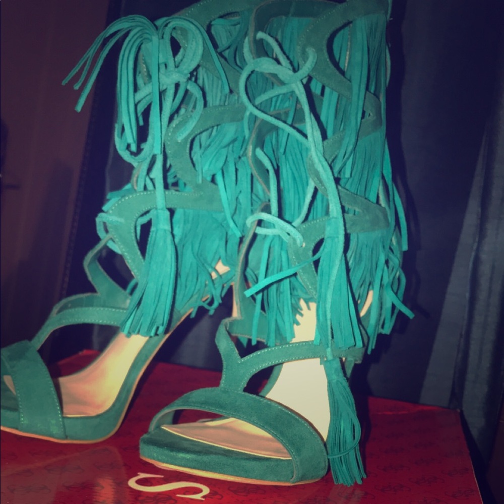 Guess Heels super comfy and cute